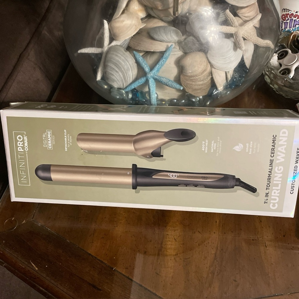 INFINITIPRO BY CONAIR
Tourmaline Ceramic 1 1/4 inch
Ceramic wand IronFLAWLESS